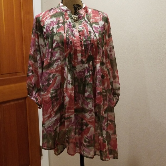 Blue Velvet Tops - Blue Velvet shear floral pattern top